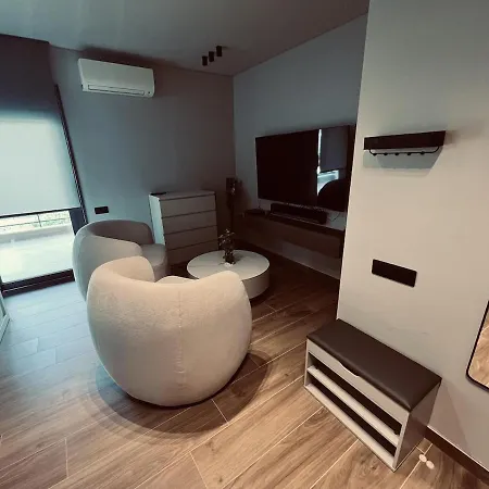 The Premium Kalamaria - Metro & Promenade