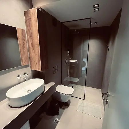 The Premium Kalamaria - Metro & Promenade *