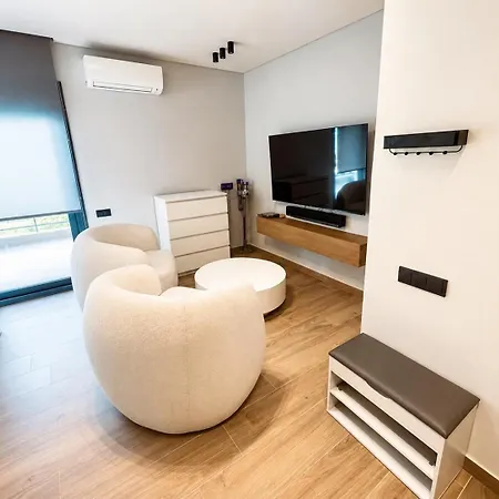 The Premium Kalamaria - Metro & Promenade