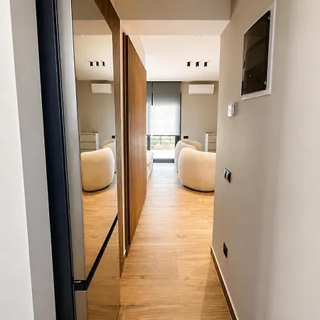 The Premium Kalamaria - Metro & Promenade
